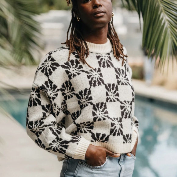 Billabong Beyond Basic V-Neck Sweater - Picture 5 of 7